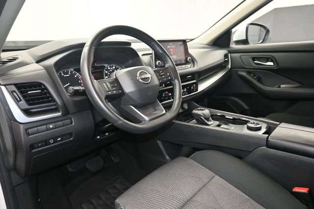 Used 2025 Nissan Rogue SV AWD/4WD image 8