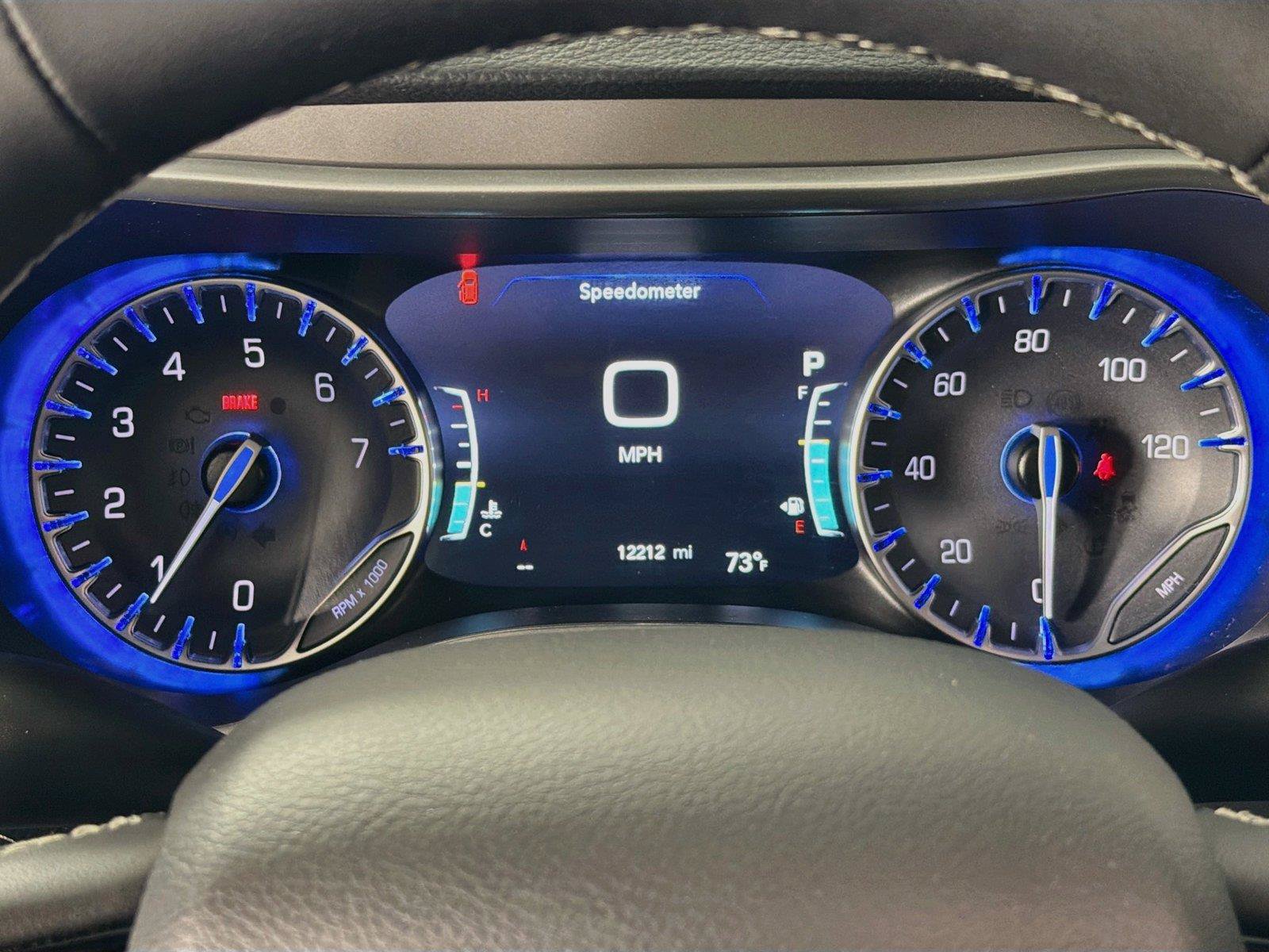 Used 2027 Chrysler Pacifica Limited FWD image 18