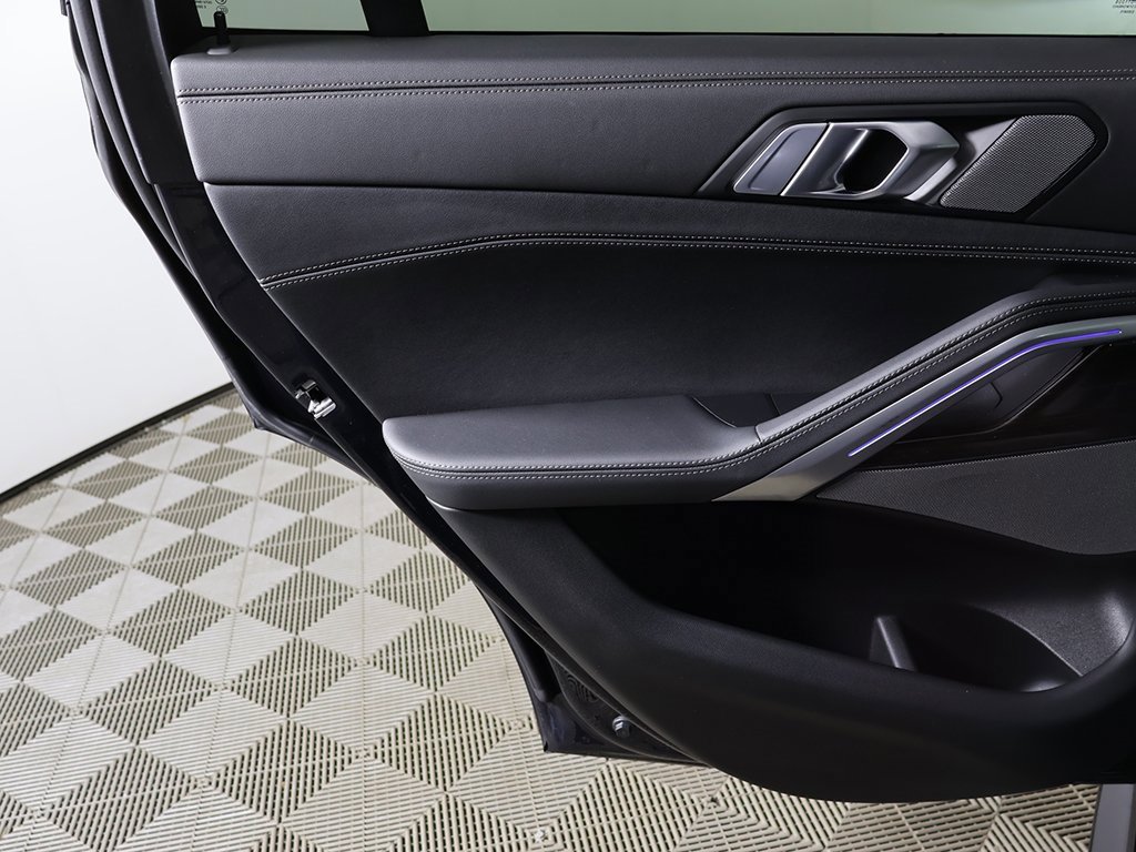 Used 2025 BMW X6 xDrive40i w/ Climate Comfort Package image 27