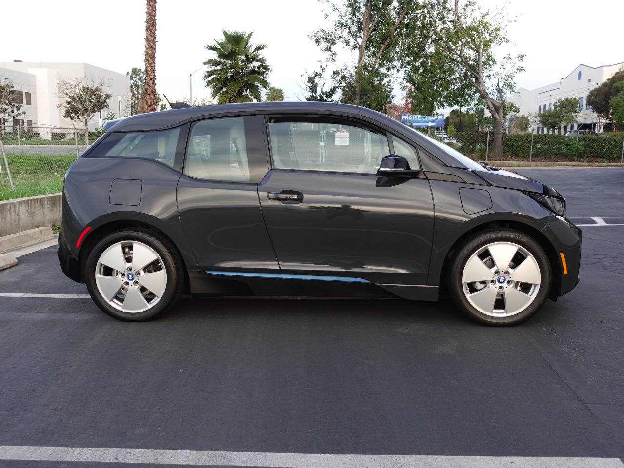 Used 2015 BMW i3 w/ Range Extender RWD image 24