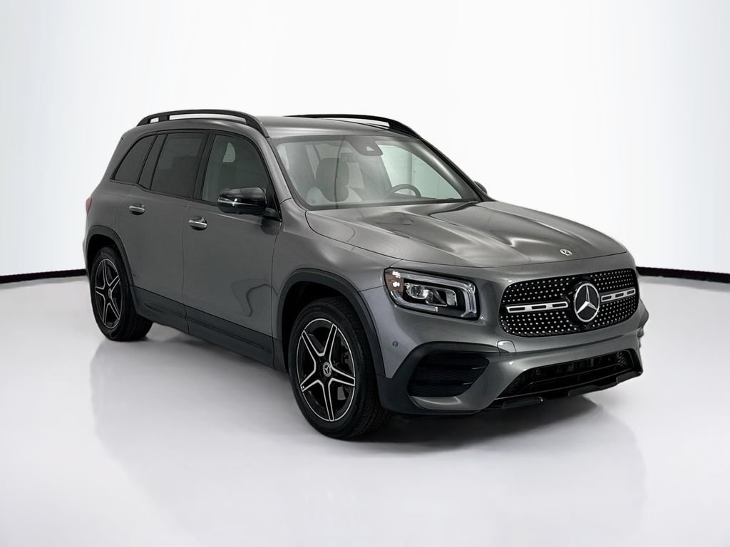 Used 2022 Mercedes-Benz GLB 250 4MATIC image 3