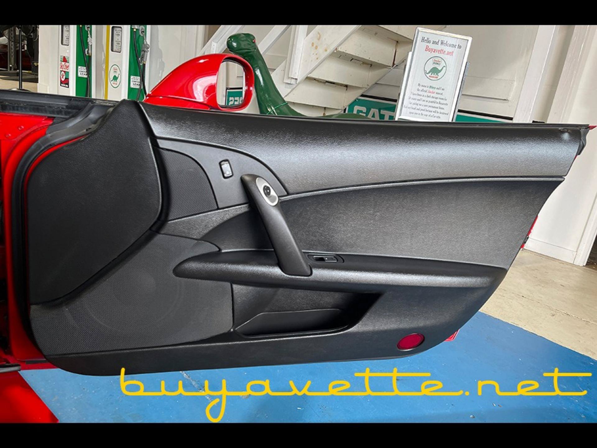 Used 2008 Chevrolet Corvette Convertible RWD image 24