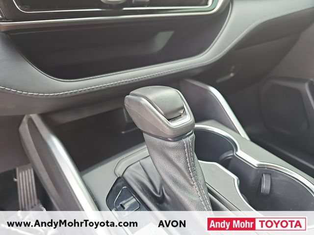 Used 2023 Toyota Highlander LE FWD image 24