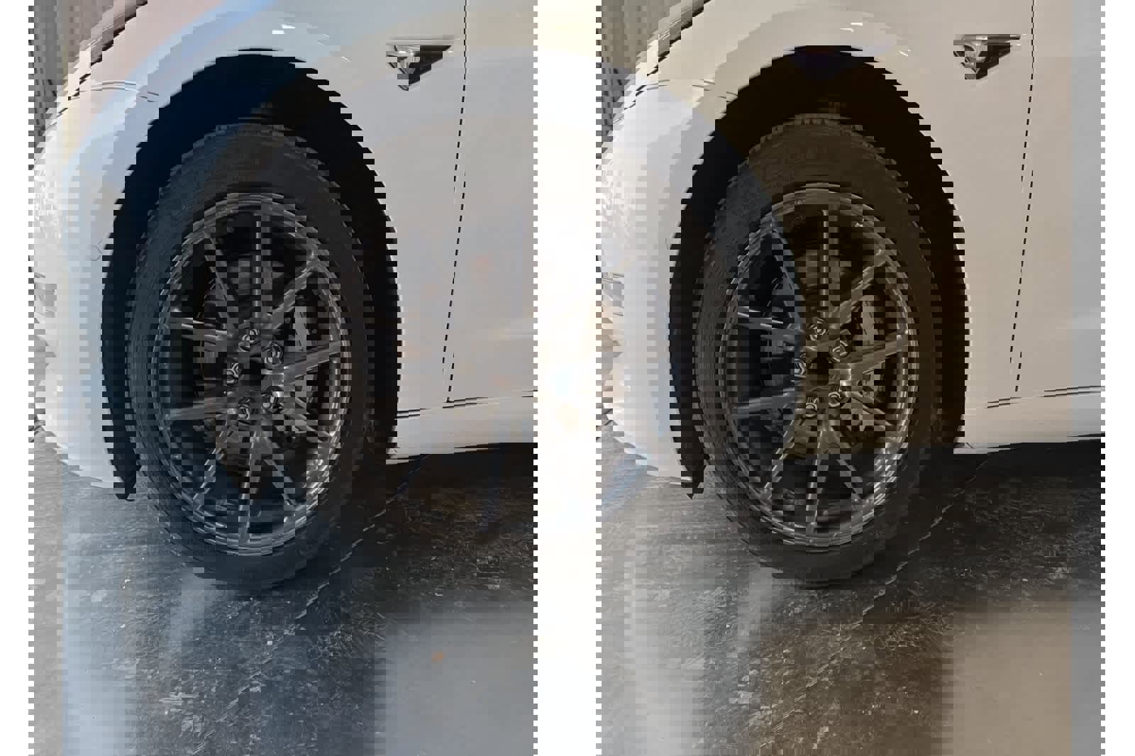 Used 2019 Tesla Model 3 Standard Range image 3