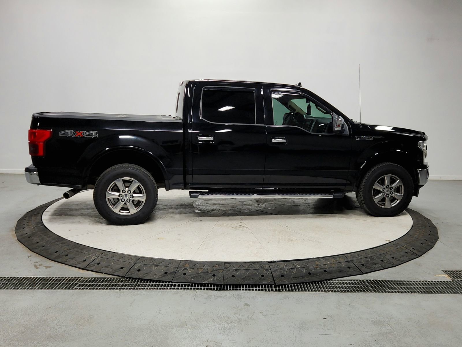 Used 2018 Ford F150 Lariat w/ Equipment Group 502A Luxury image 8