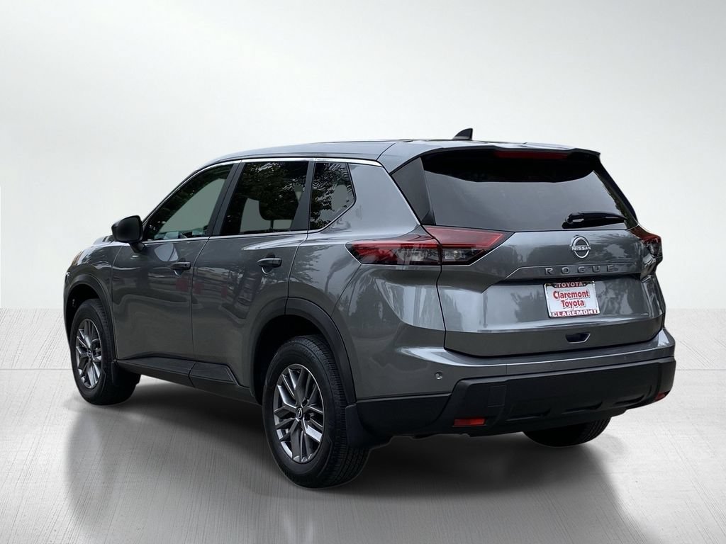 Used 2025 Nissan Rogue S FWD image 4