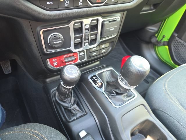 Used 2025 Jeep Wrangler Unlimited Sport AWD/4WD image 26