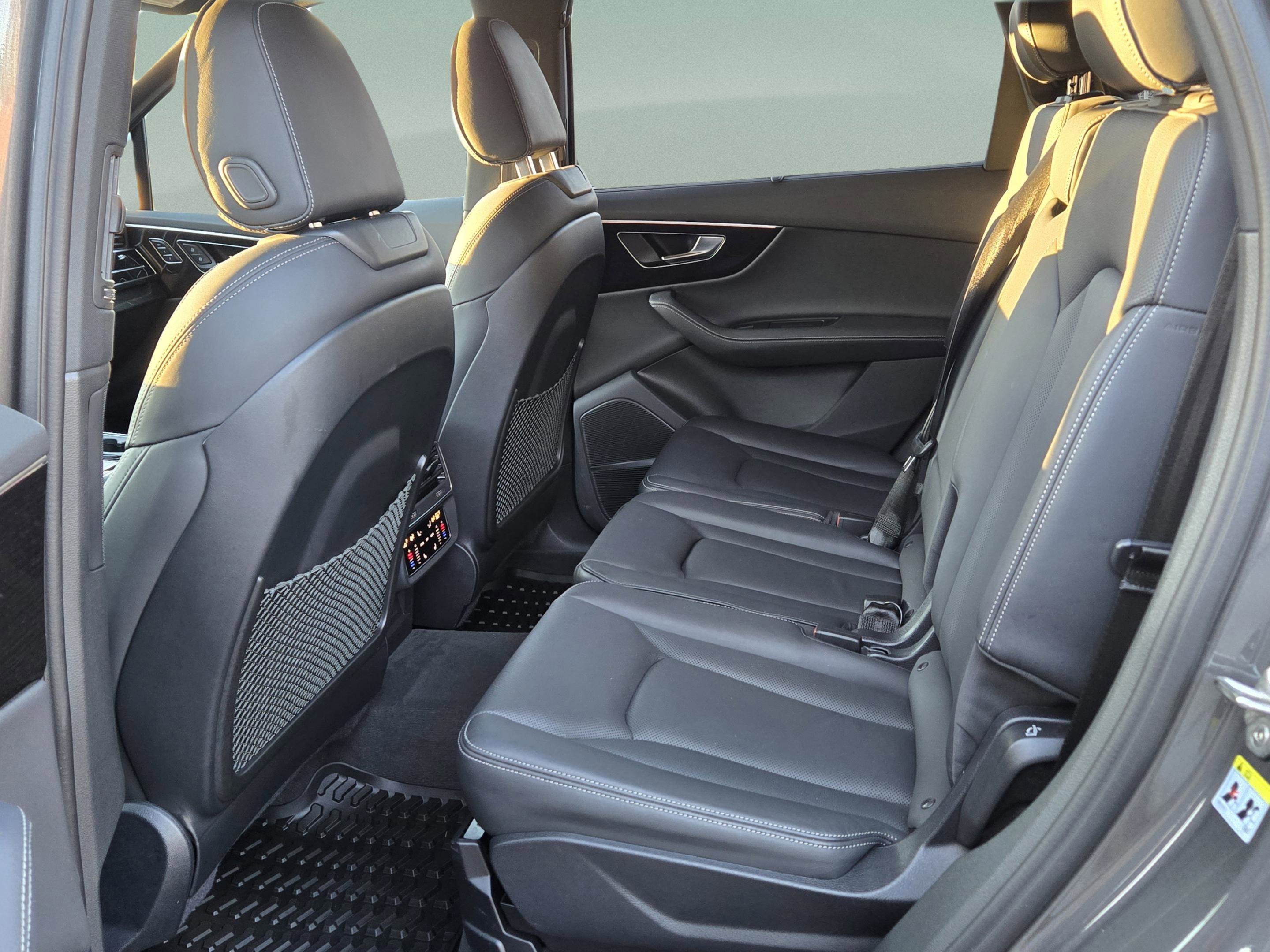 Used 2025 Audi Q7 3.0T Prestige w/ Prestige Package image 14