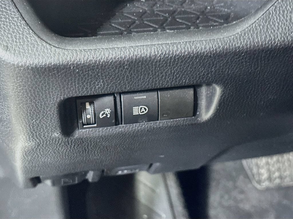 Used 2023 Toyota RAV4 LE AWD/4WD image 23
