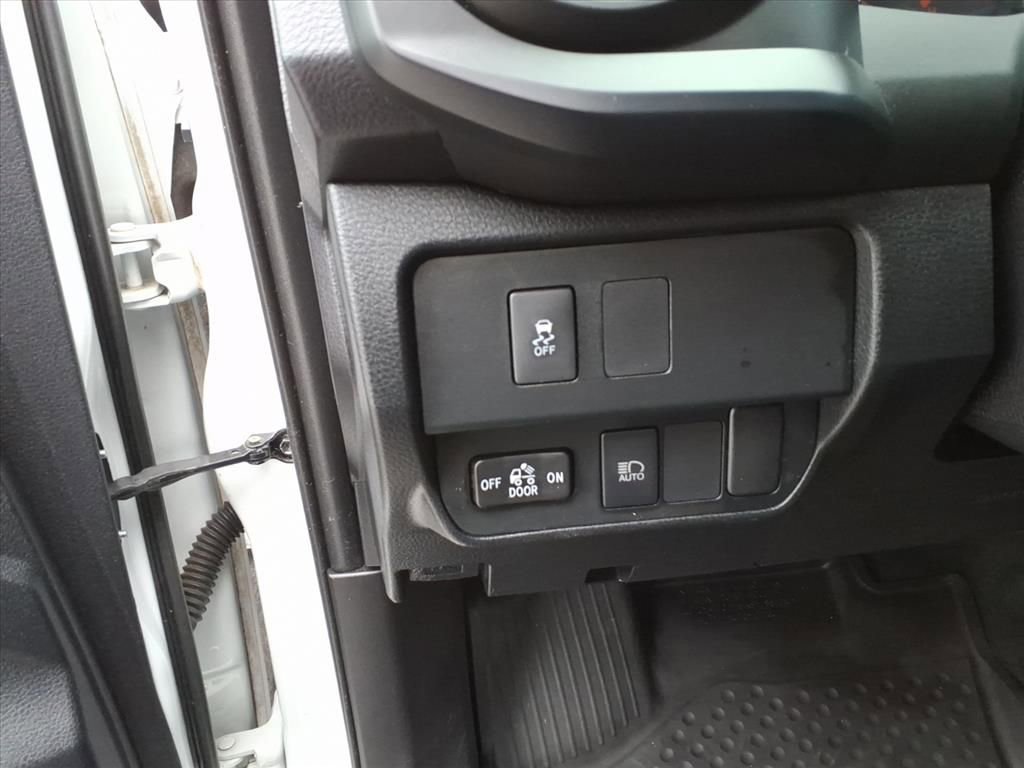 Used 2020 Toyota Tacoma SR image 17