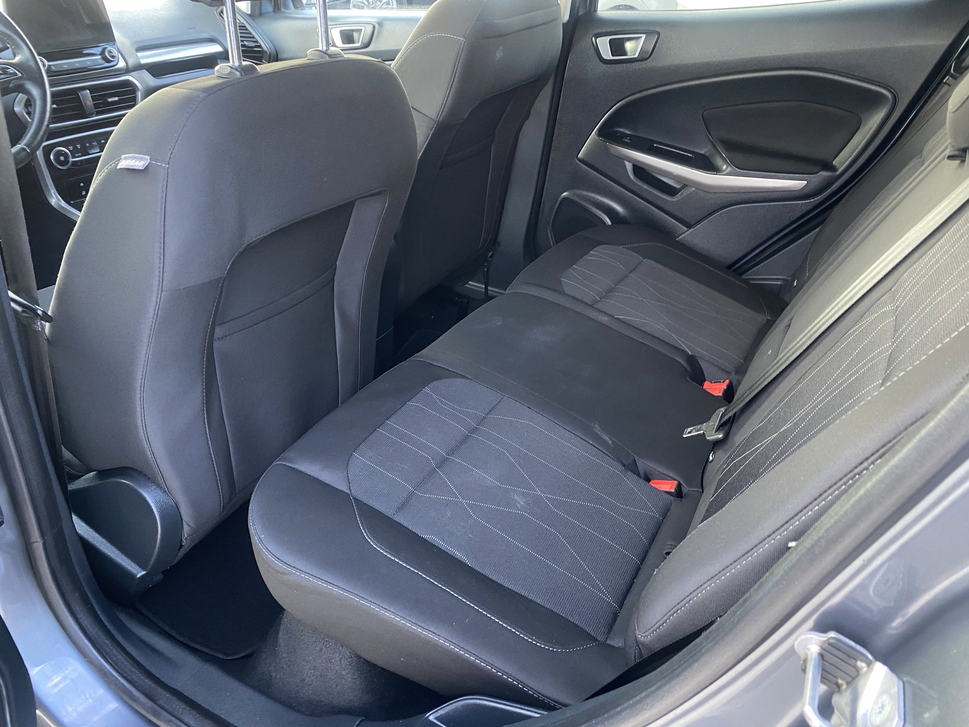 Used 2019 Ford EcoSport SE w/ SE Convenience Package image 9