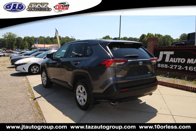 Used 2024 Toyota RAV4 LE FWD image 5