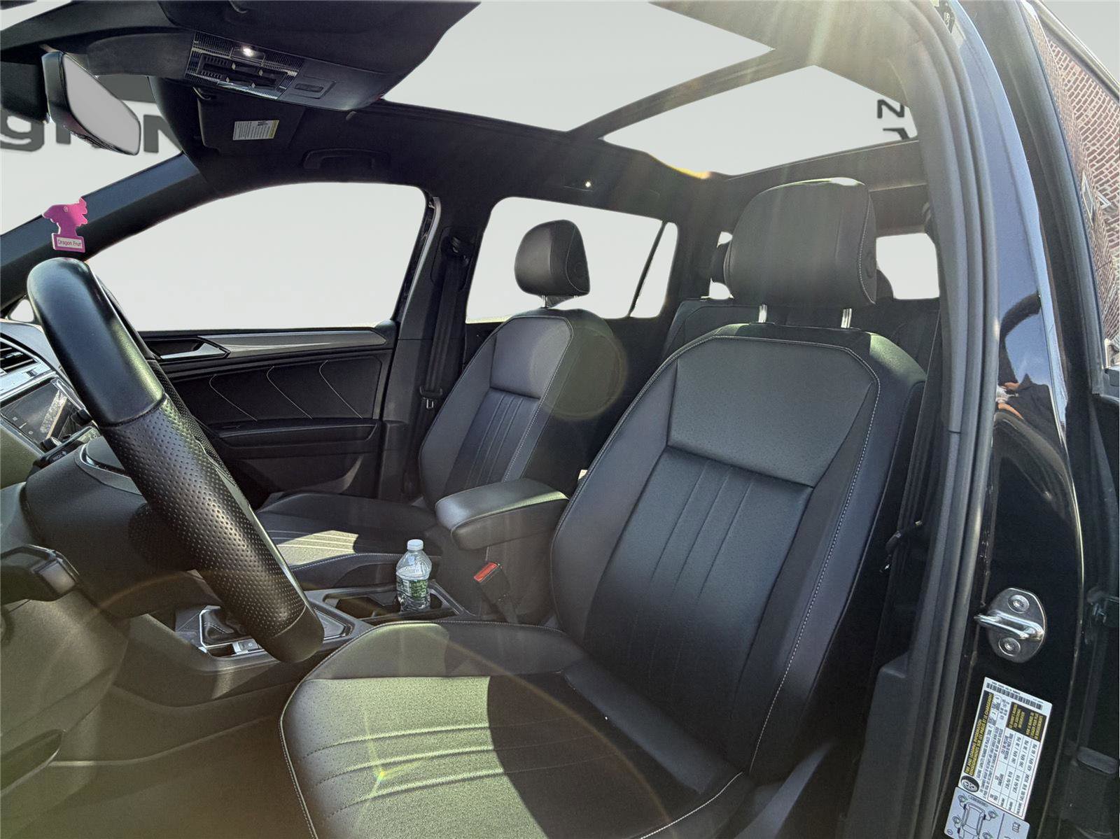 Used 2022 Volkswagen Tiguan SE R-Line image 11