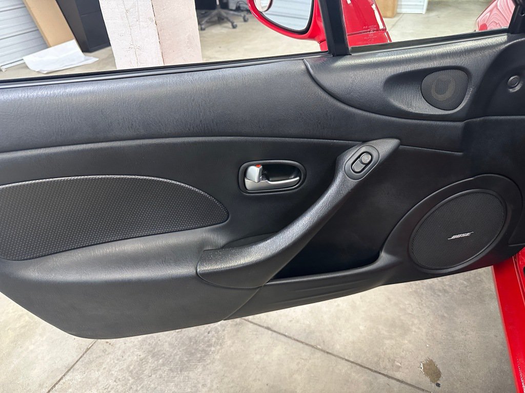 Used 2004 MAZDA MX-5 Miata LS RWD image 6