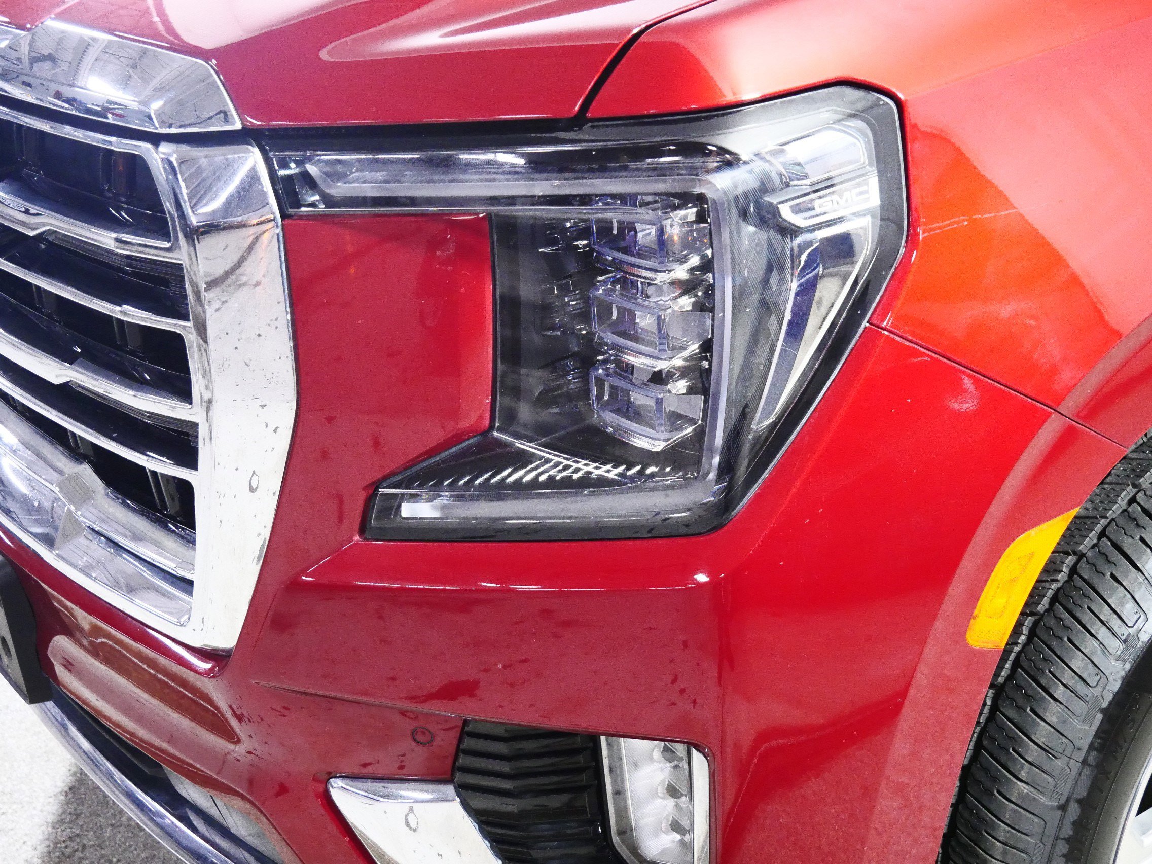 Used 2022 GMC Yukon SLT w/ SLT Premium Package AWD/4WD image 16
