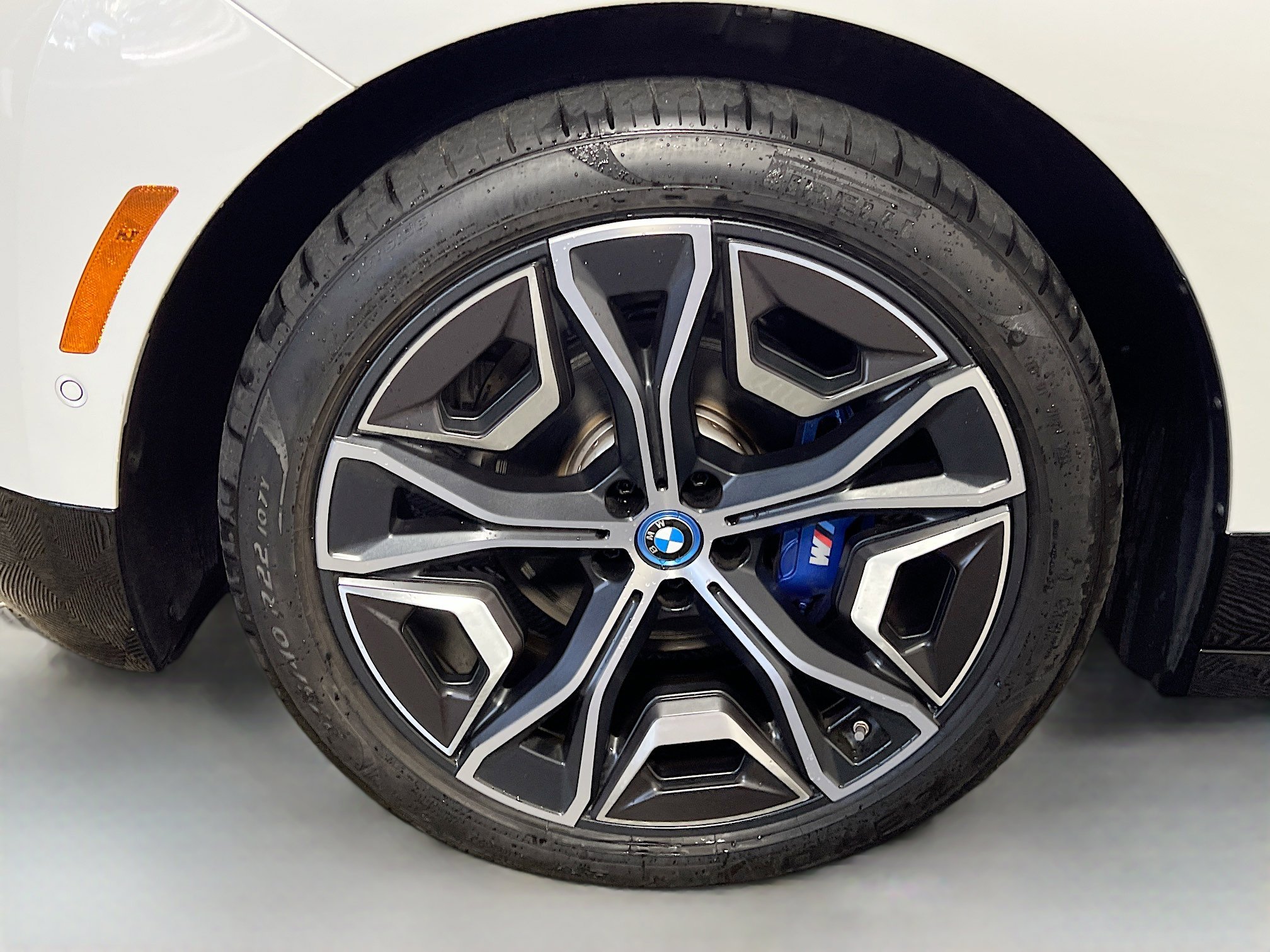 Used 2025 BMW iX M60 image 14