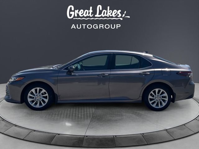 Used 2024 Toyota Camry LE AWD/4WD image 2