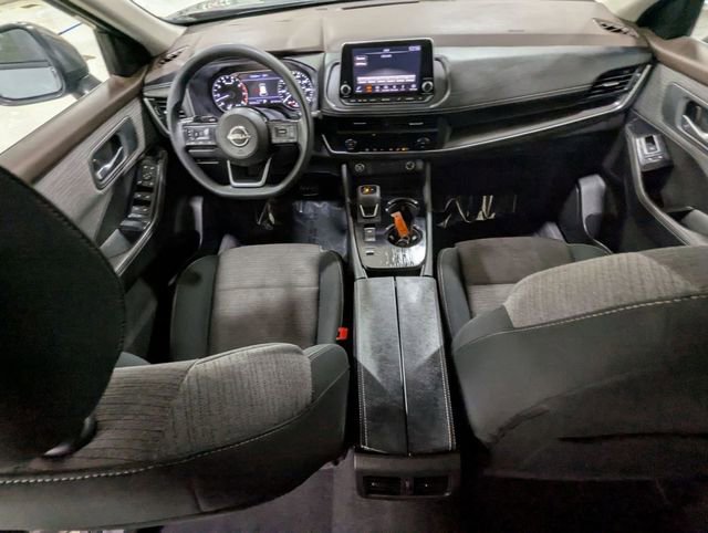 Used 2023 Nissan Rogue SV image 27