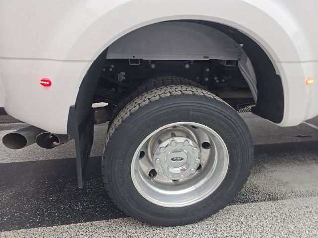 Used 2025 Ford F450 Platinum w/ FX4 Off-Road Package AWD/4WD image 17