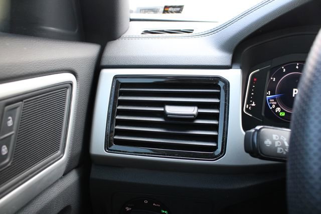 Used 2023 Volkswagen Atlas Cross Sport SEL R-Line image 10