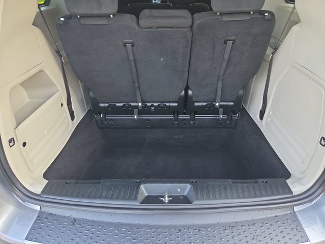 Used 2017 Dodge Grand Caravan SE FWD image 14