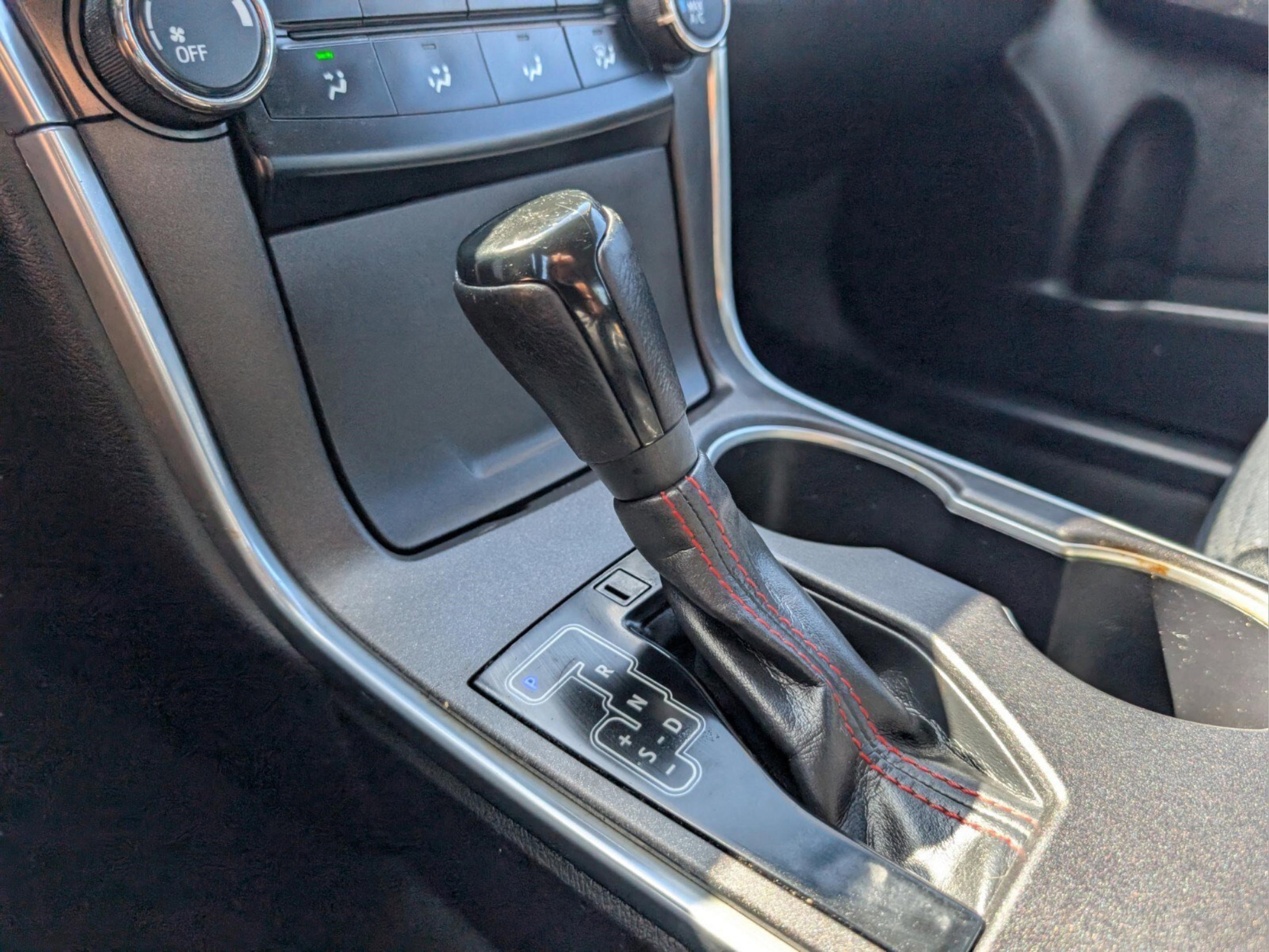 Used 2015 Toyota Camry SE image 37