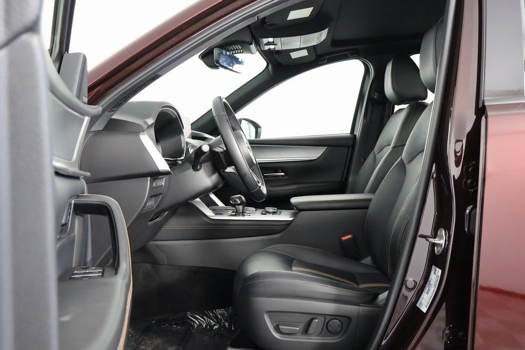 Certified 2024 MAZDA CX-90 Plug-In Hybrid w/ Premium Plus AWD/4WD image 10
