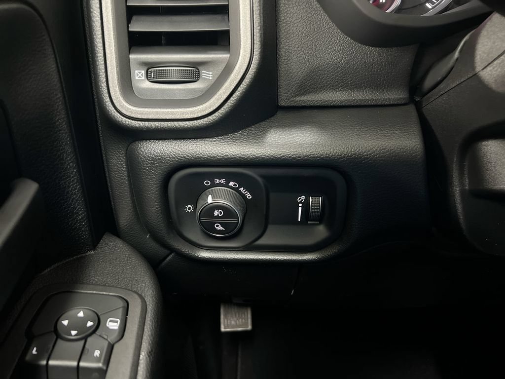 New 2026 RAM 2500 Tradesman AWD/4WD image 18