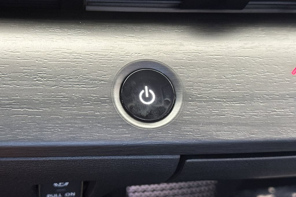 Used 2024 Nissan Ariya AWD image 22