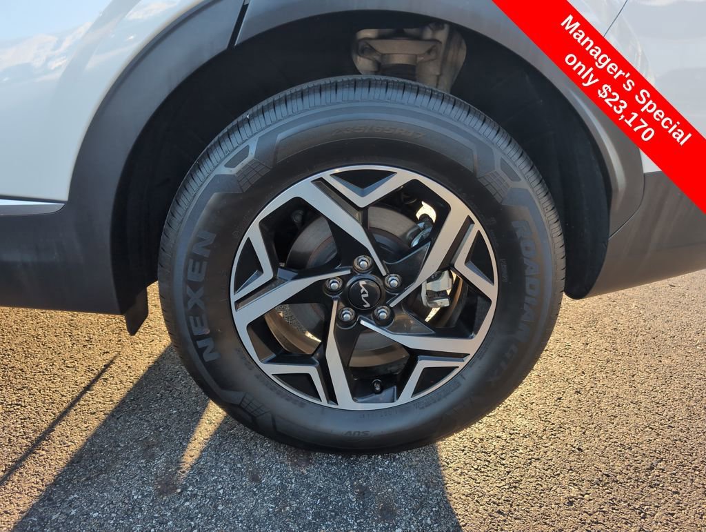 Used 2023 Kia Sportage LX image 24