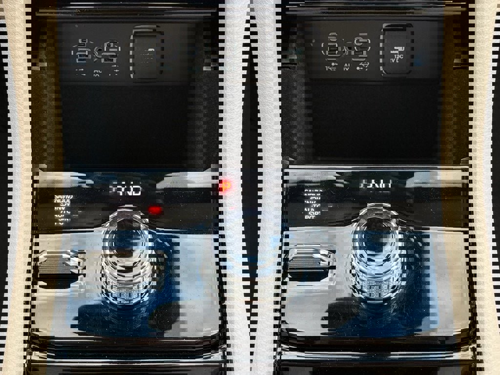 Used 2022 Jeep Grand Cherokee Limited image 25