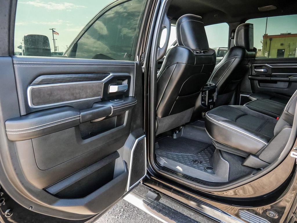 Used 2024 RAM 2500 Laramie w/ Sport Appearance Package AWD/4WD image 32