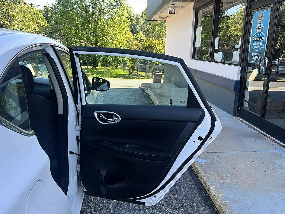 Used 2015 Nissan Sentra SV FWD image 27
