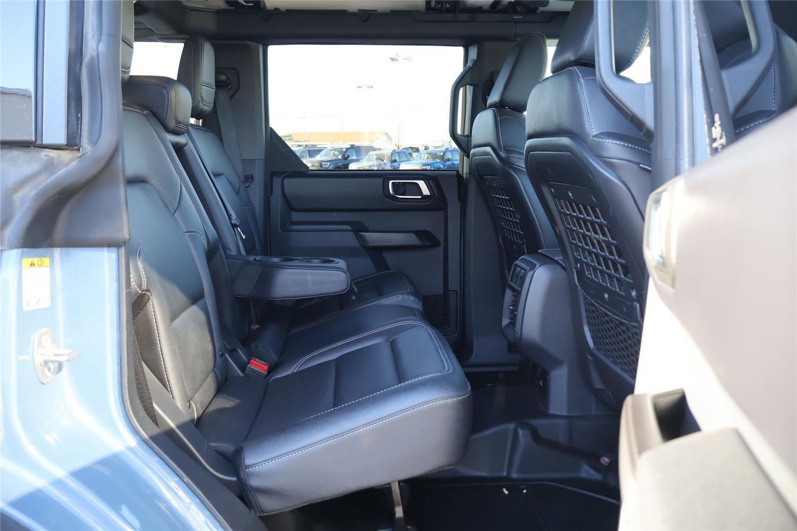 Used 2025 Ford Bronco Badlands image 34