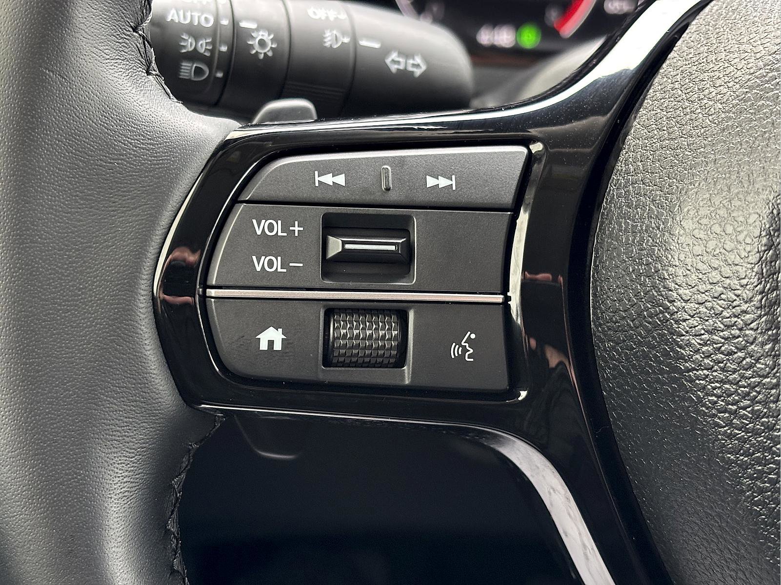 Certified 2025 Honda Pilot EX-L image 34