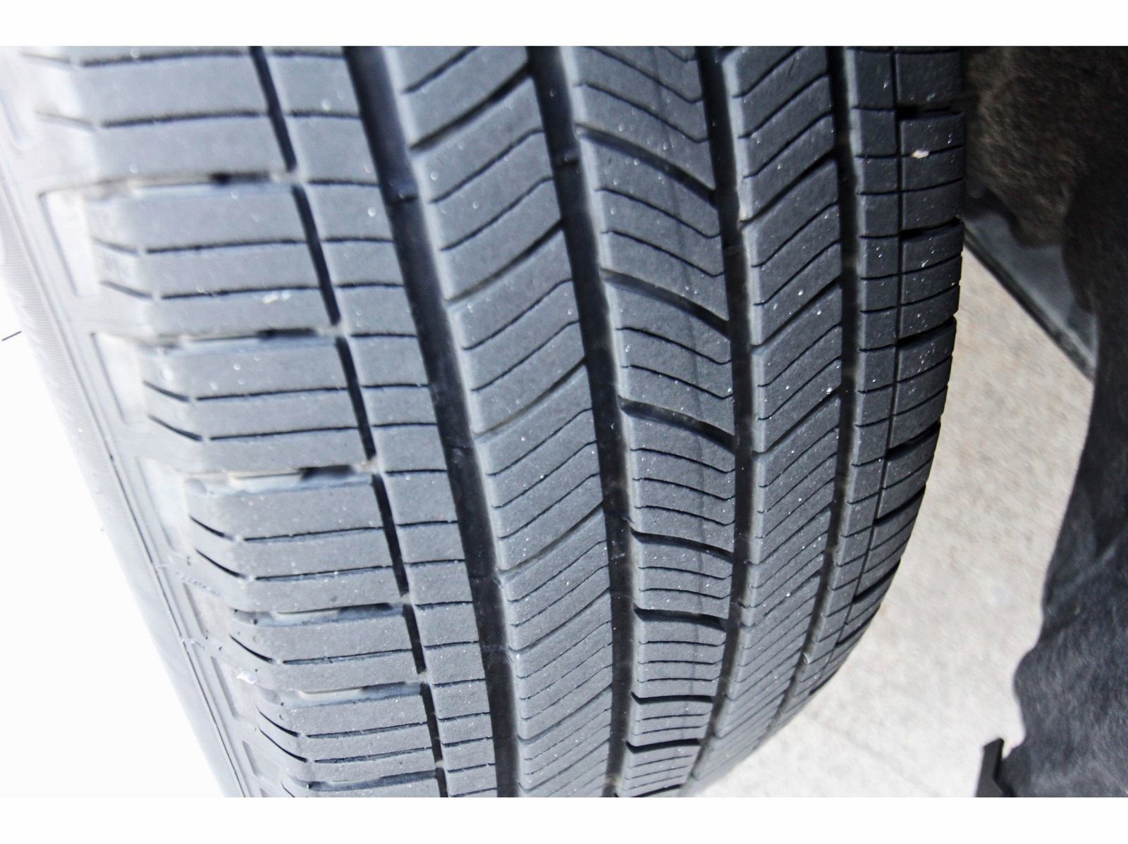 Used 2023 Ford Explorer ST-Line w/ Class IV Trailer Tow Package image 36