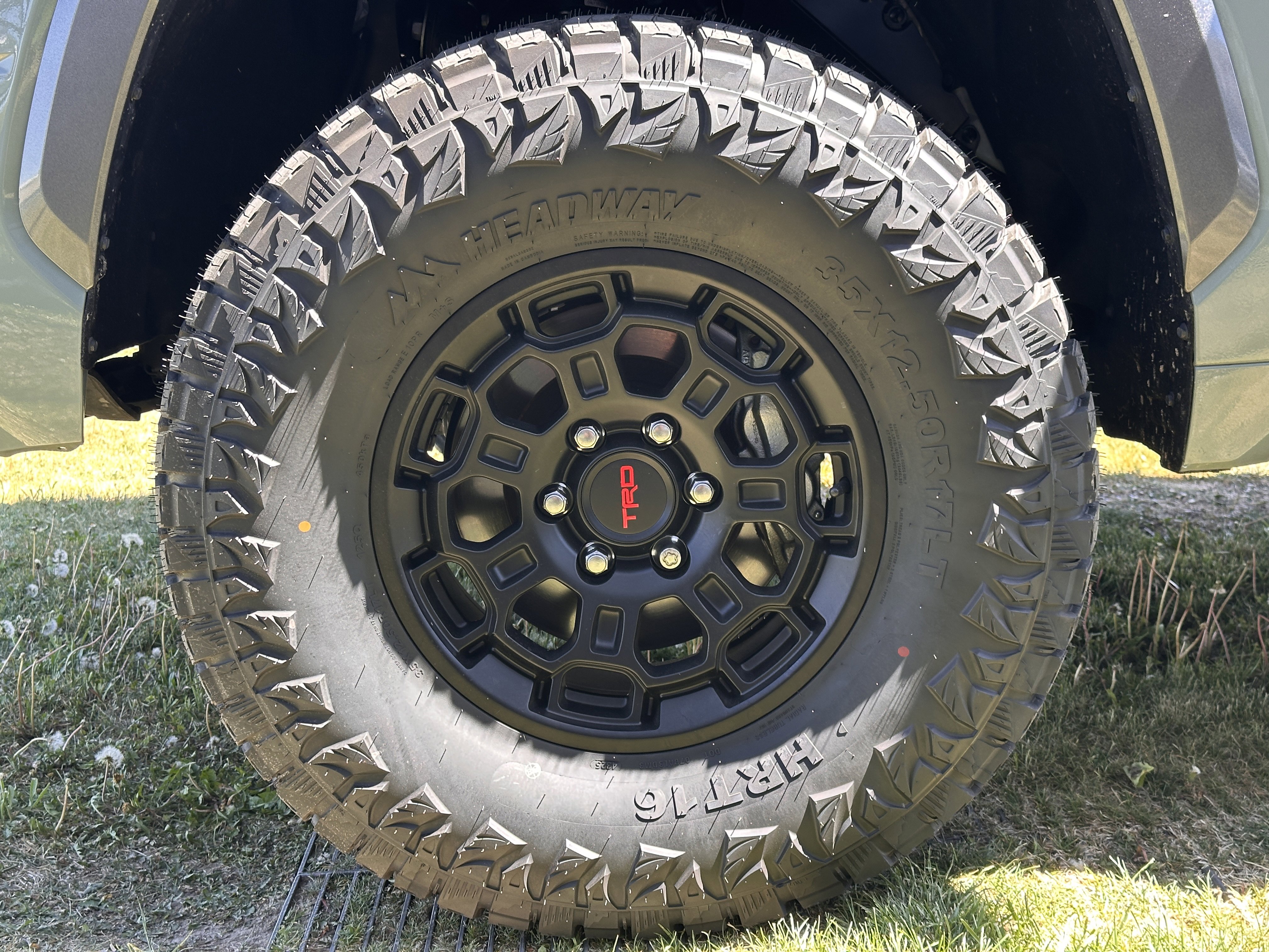 Used 2024 Toyota Tundra Limited AWD/4WD image 15