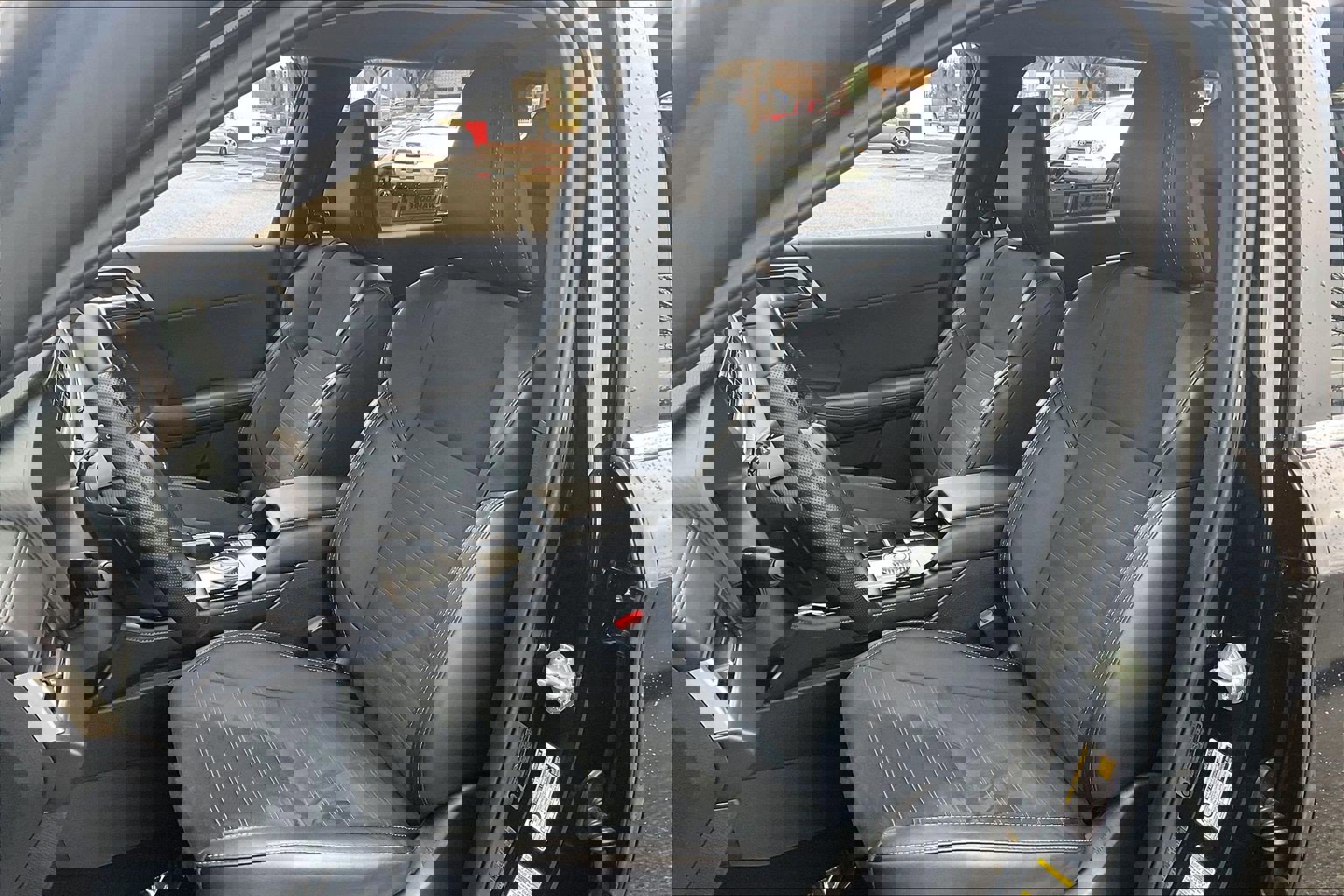 Used 2025 Mitsubishi Outlander SE image 29