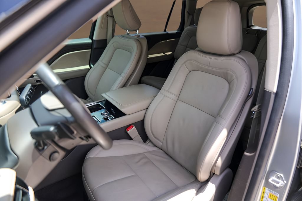 Used 2023 Lincoln Aviator Reserve w/ Equipment Group 201A AWD/4WD image 7