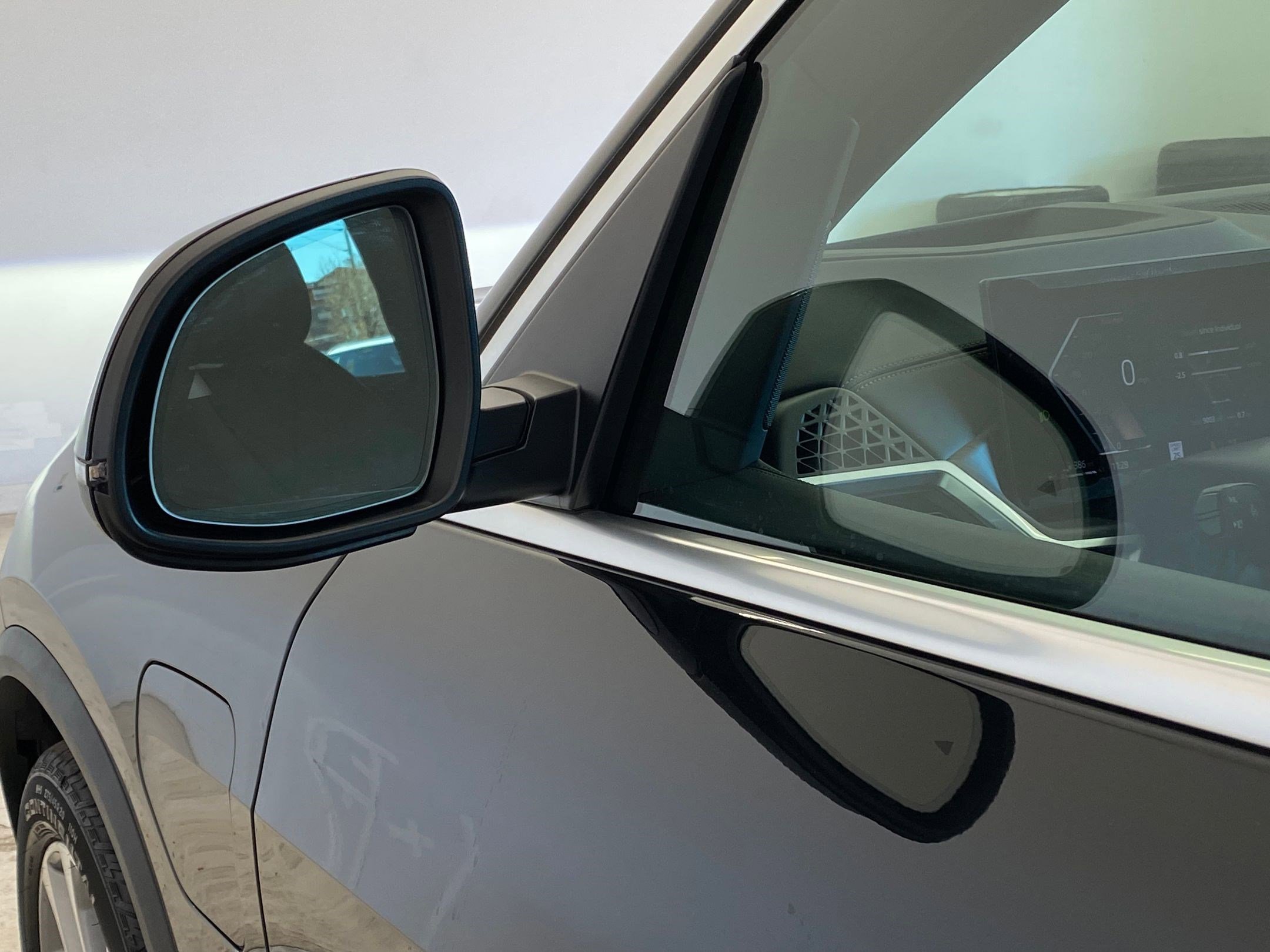 Used 2026 BMW X5 xDrive50e w/ Premium Package image 23