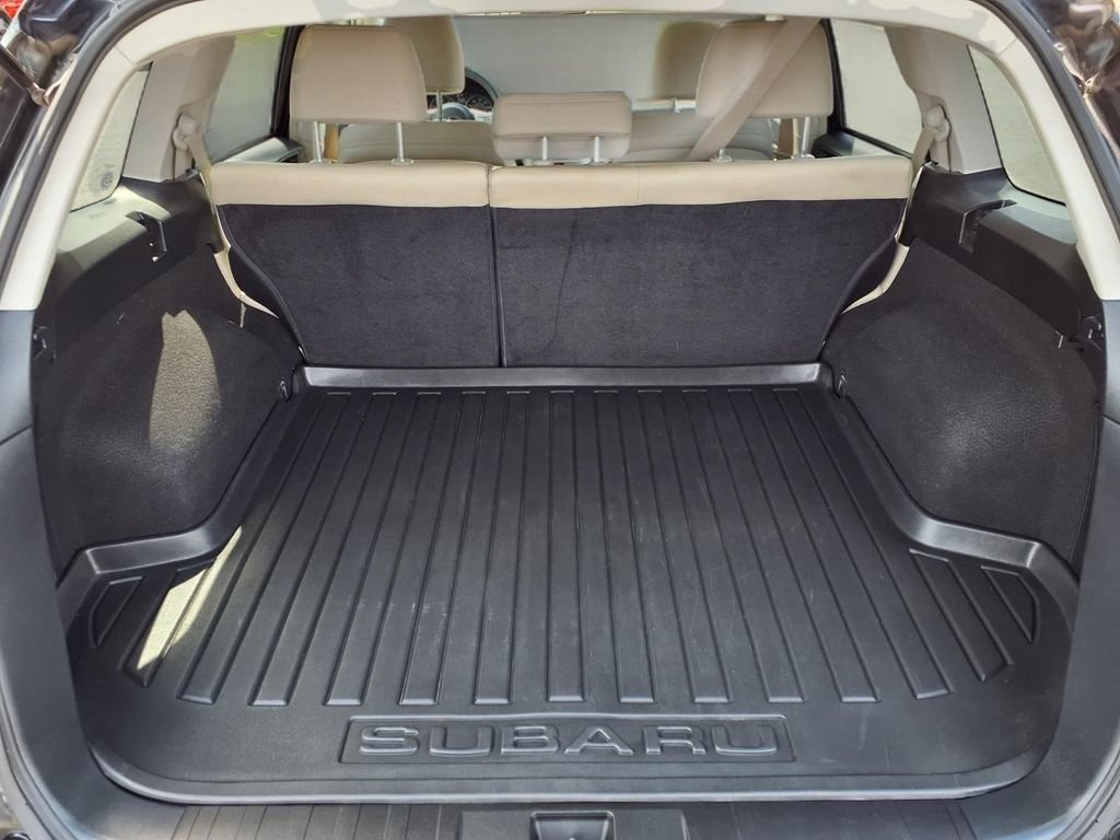 Used 2011 Subaru Outback 2.5i Limited AWD/4WD image 27