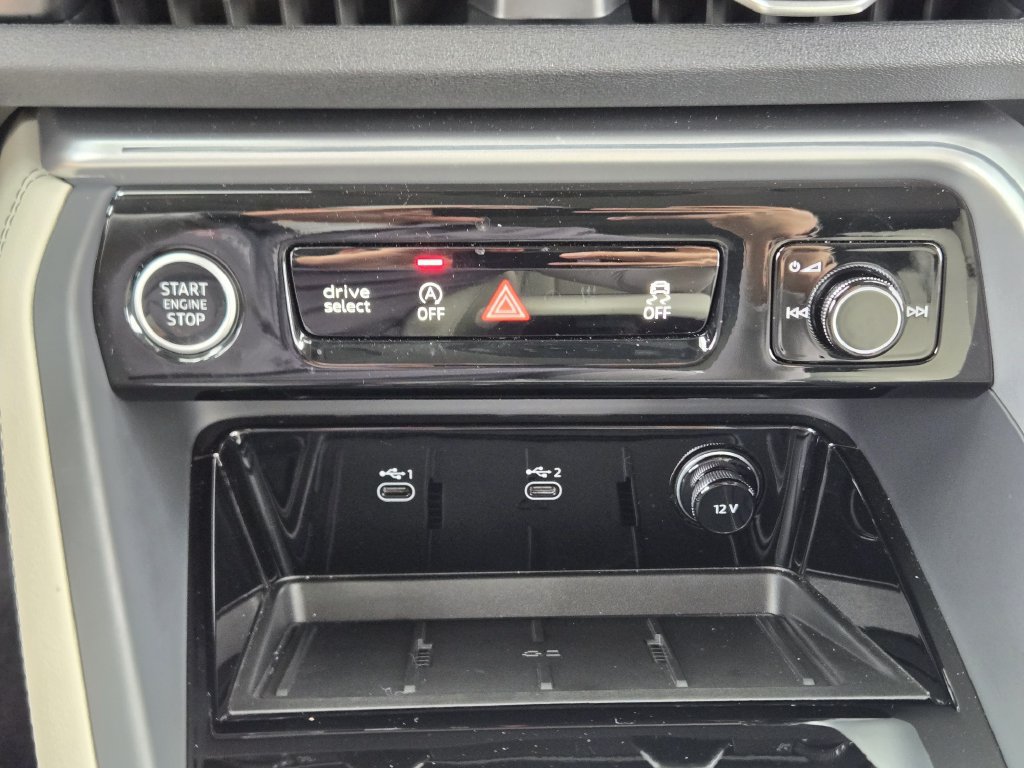 Certified 2025 Audi Q5 Prestige AWD/4WD image 25