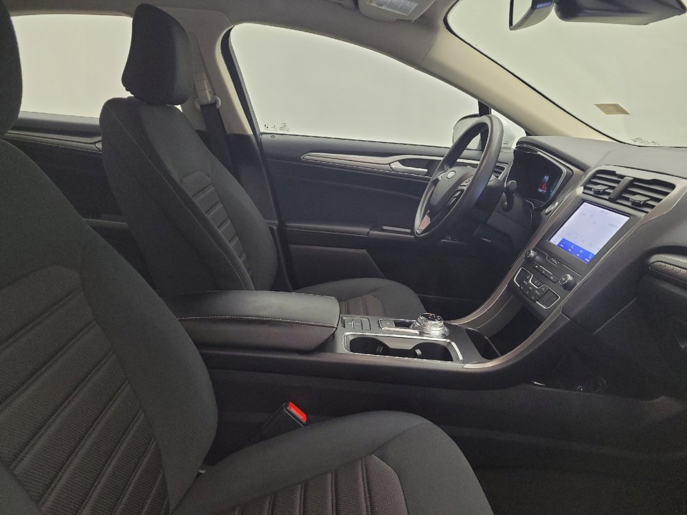 Used 2020 Ford Fusion SE image 21