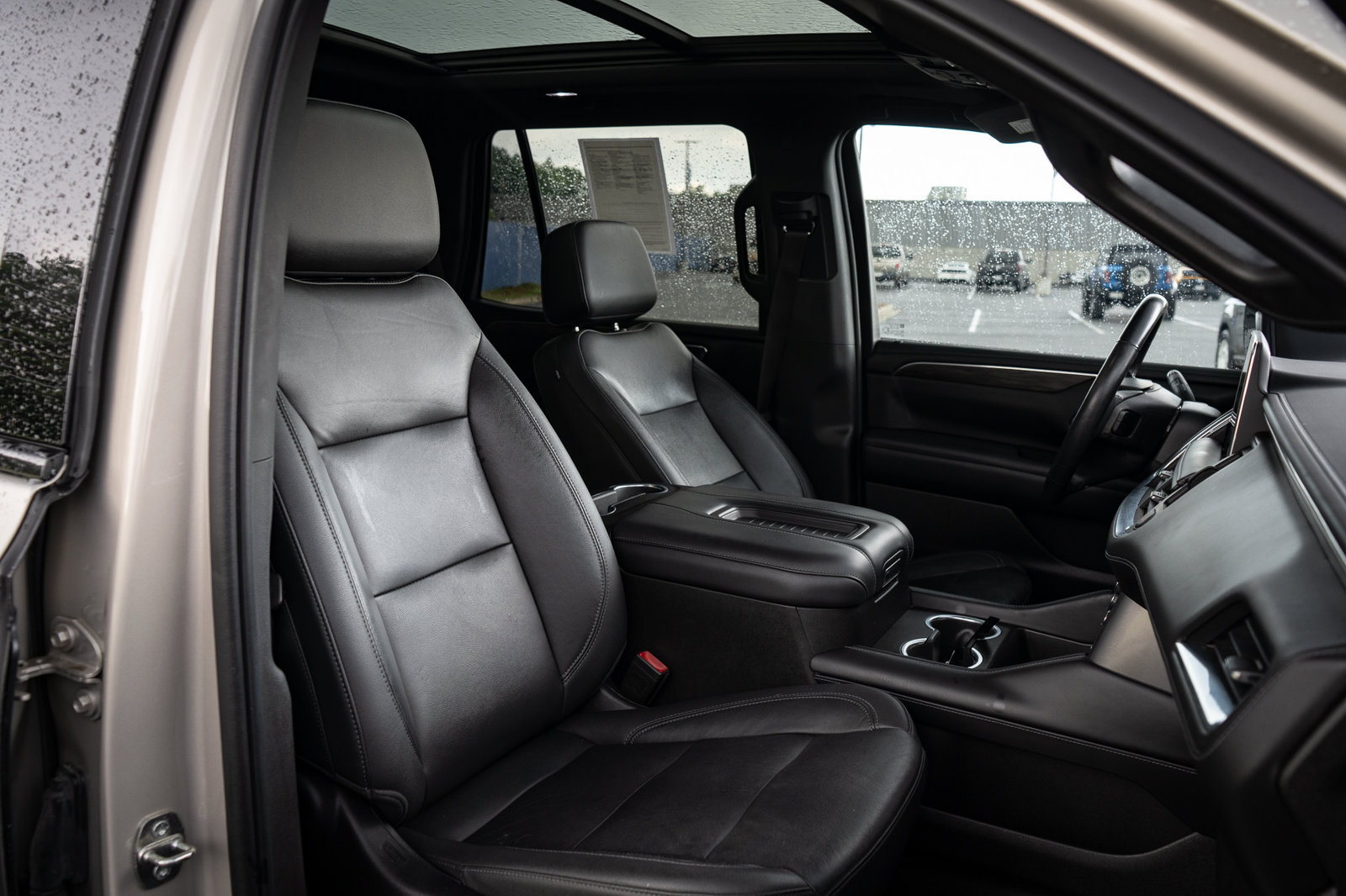 Used 2021 Chevrolet Tahoe Z71 w/ Z71 Off-Road Package AWD/4WD image 30
