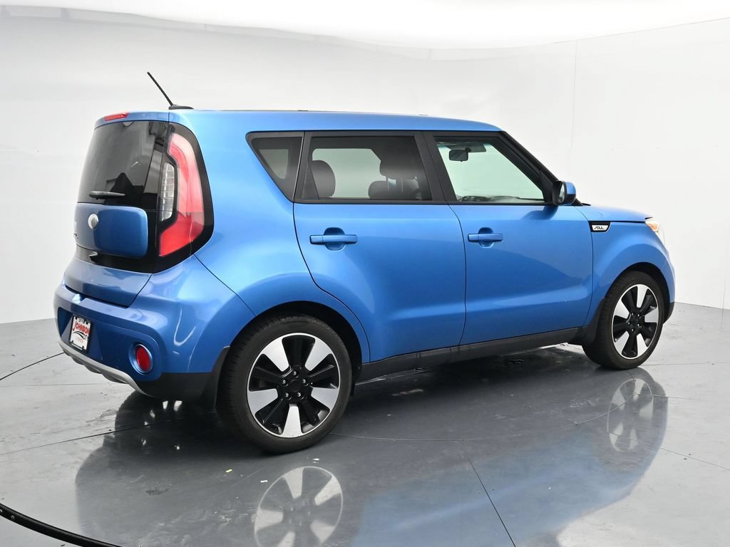 Used 2017 Kia Soul + w/ Designer's Package FWD image 8