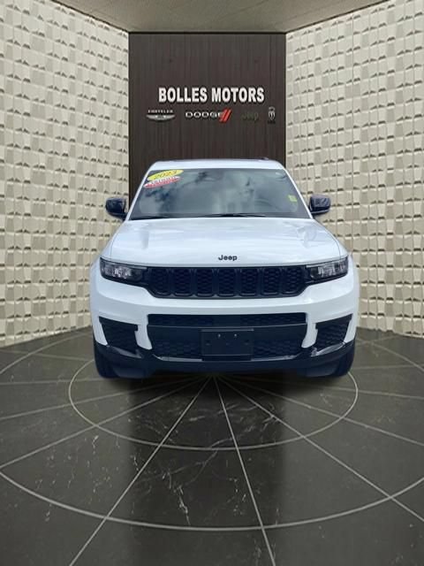 Certified 2023 Jeep Grand Cherokee L Altitude AWD/4WD image 17