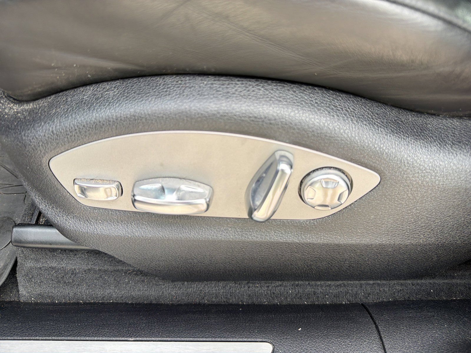 Used 2022 Porsche Macan S AWD/4WD image 24