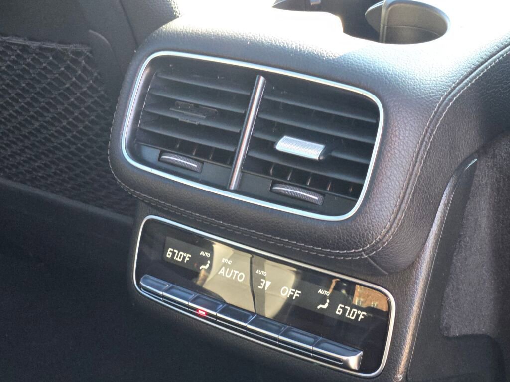 Used 2022 Mercedes-Benz GLS 450 4MATIC image 11