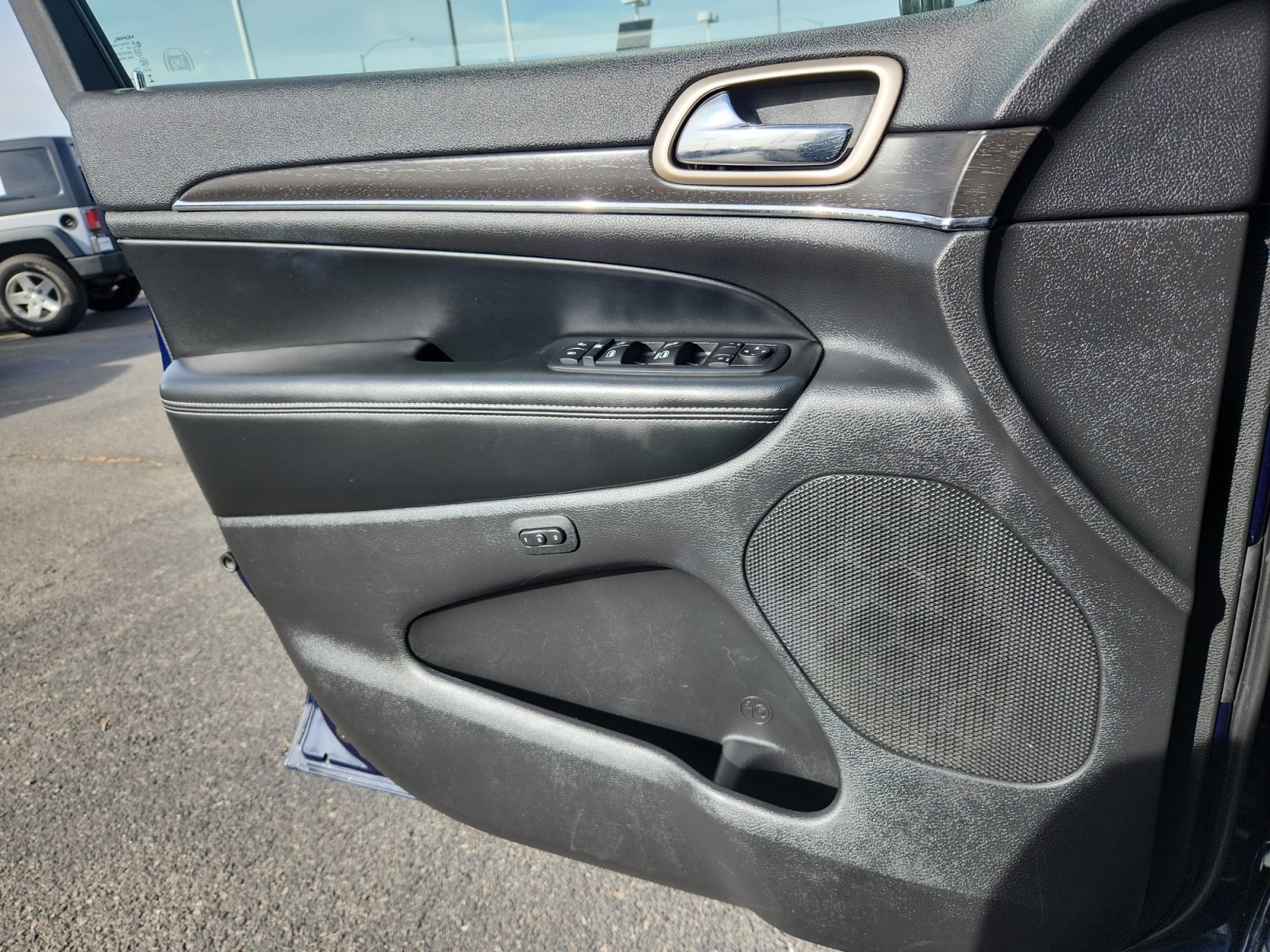 Used 2016 Jeep Grand Cherokee Limited image 13