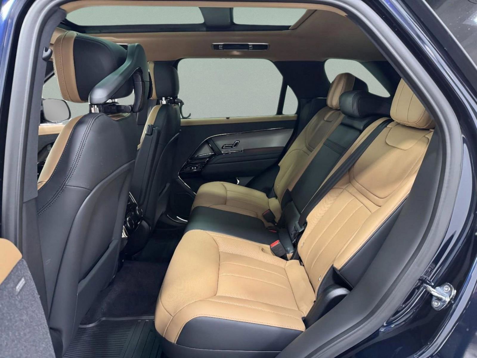 New 2026 Land Rover Range Rover Sport Dynamic SE image 9